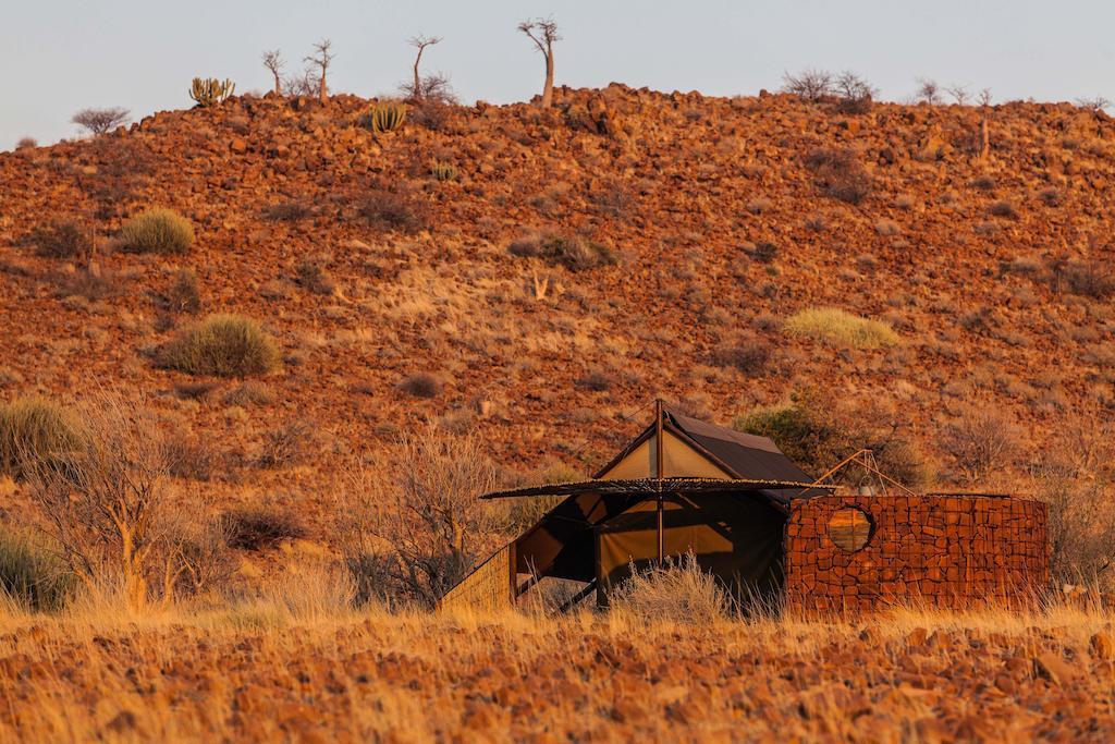 Etendeka Mountain Camp Damaraland Bagian luar foto
