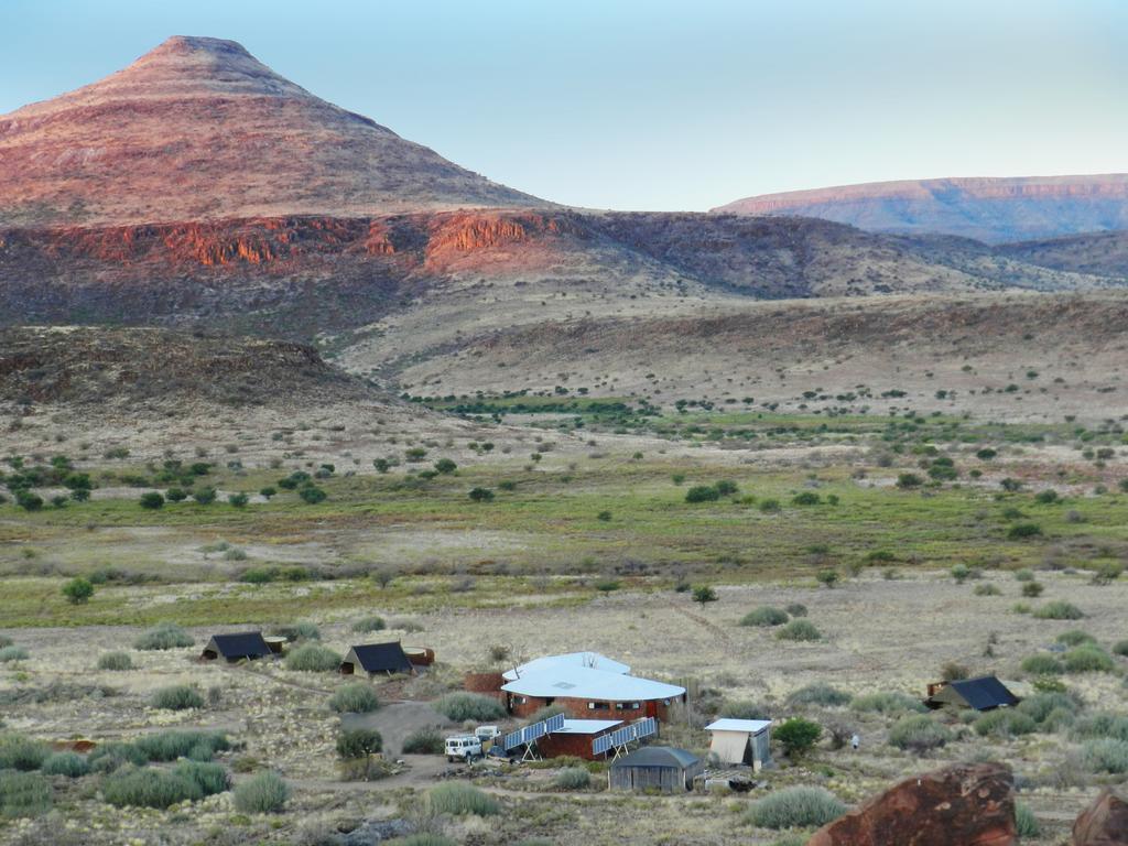 Etendeka Mountain Camp Damaraland Bagian luar foto