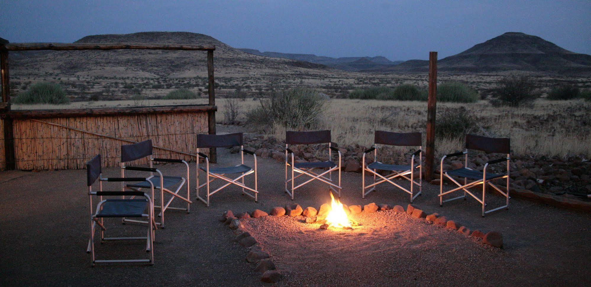 Etendeka Mountain Camp Damaraland Bagian luar foto