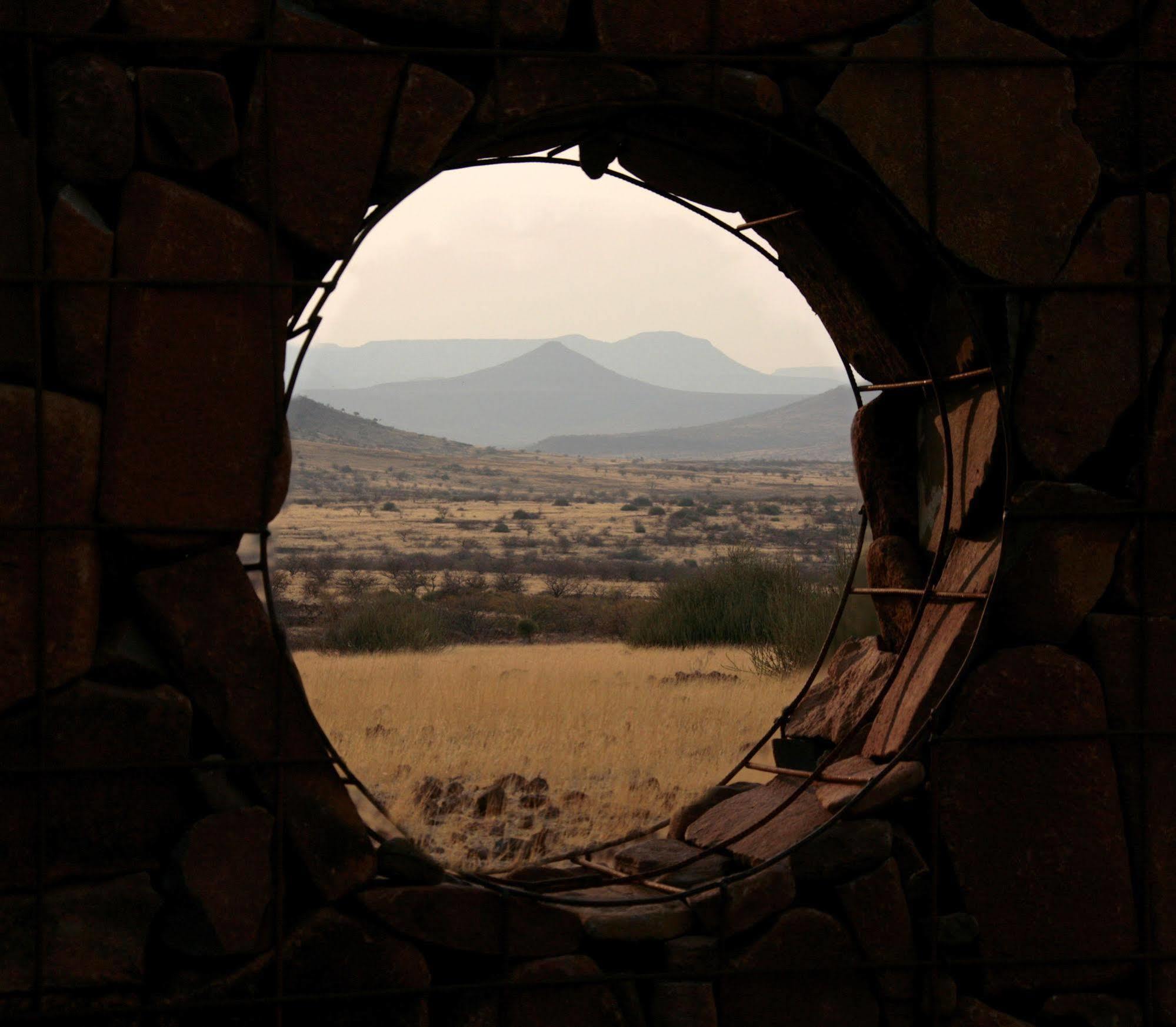 Etendeka Mountain Camp Damaraland Bagian luar foto