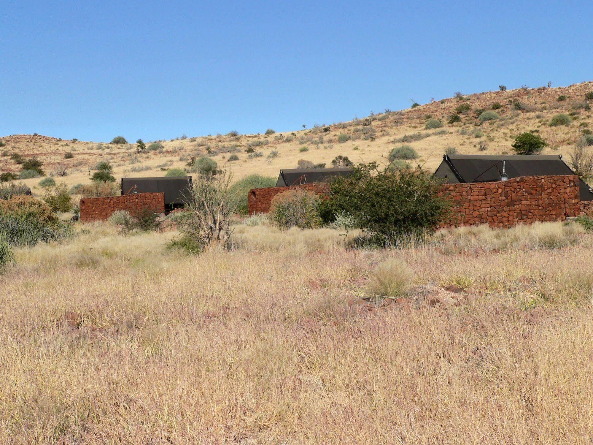 Etendeka Mountain Camp Damaraland Bagian luar foto