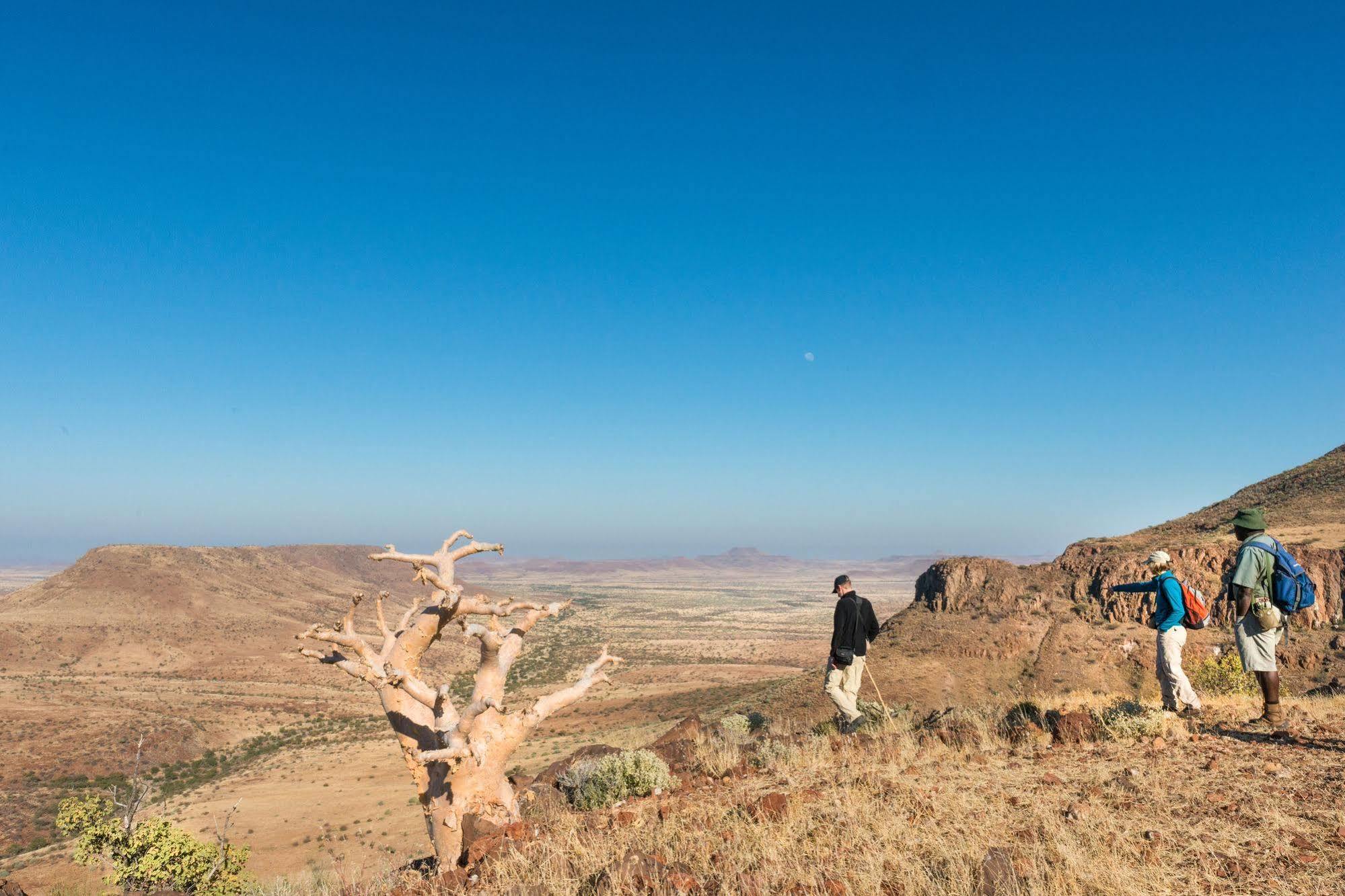 Etendeka Mountain Camp Damaraland Bagian luar foto