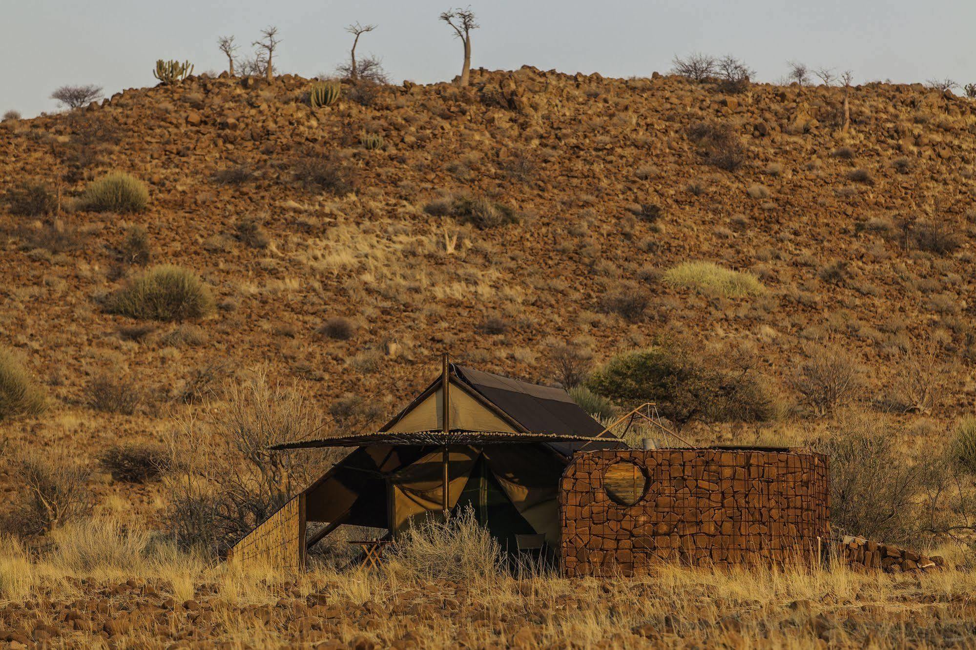 Etendeka Mountain Camp Damaraland Bagian luar foto