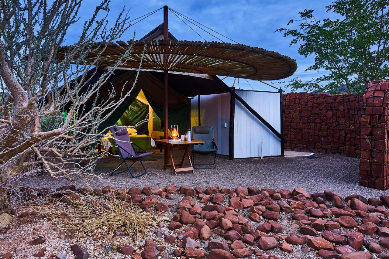 Etendeka Mountain Camp Damaraland Bagian luar foto
