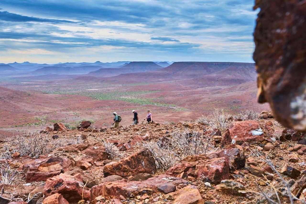 Etendeka Mountain Camp Damaraland Bagian luar foto
